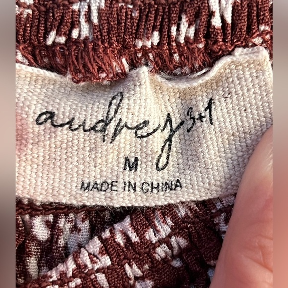 Audrey 3+1 Easy Peazy Floral Smocked Cinched Top size med - Picture 8 of 11